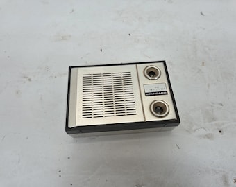 Standard SR-F402 hand held vintage Transistor radio Not working
