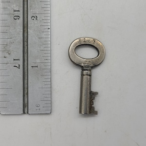 Antique eagle barrel Trunk/steamer lock Key B107