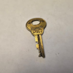 Antique Corbin HTN10 Trunk/steamer luggage suitcase box  lock key