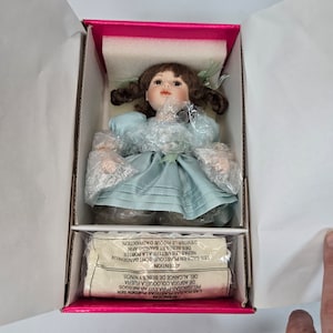 Marie Osmond C2747 Sheila Tiny tot Porzellan Puppe NEU in Box