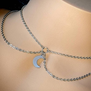Collar de día * Cadena doble con luna creciente * Opciones de bloqueo * Uso 24 horas al día, 7 días a la semana