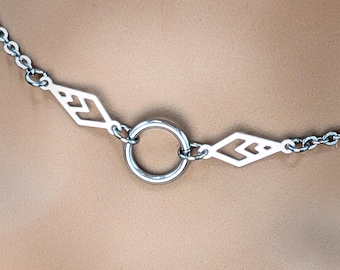 Collier de jour minimaliste avec joint torique | Charms latéraux géométriques | Options de verrouillage discret