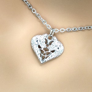 Collar de día * Corazón de lobo * Nudo celta * Opciones de bloqueo * Uso 24 horas al día, 7 días a la semana
