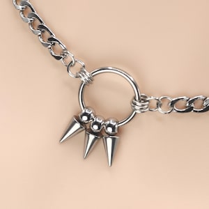 Tageshalsband * O-Ring mit Spikes * Verschluss-Möglichkeiten * 24/7 Tragen