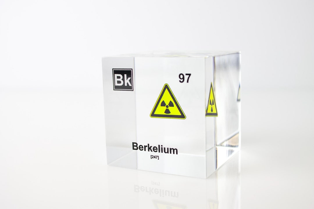 世界に一つ ベルリンの壁 アクリルケース入り Amazon.co.jp: 本物のベルリンの壁のオリジナルピース。本物の証明書