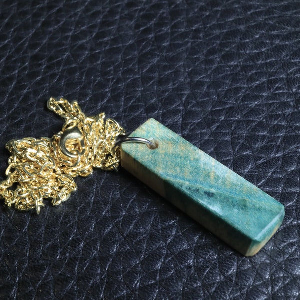 Handmade Green and Creme Mappa burl wood necklace pendant SMAPG1