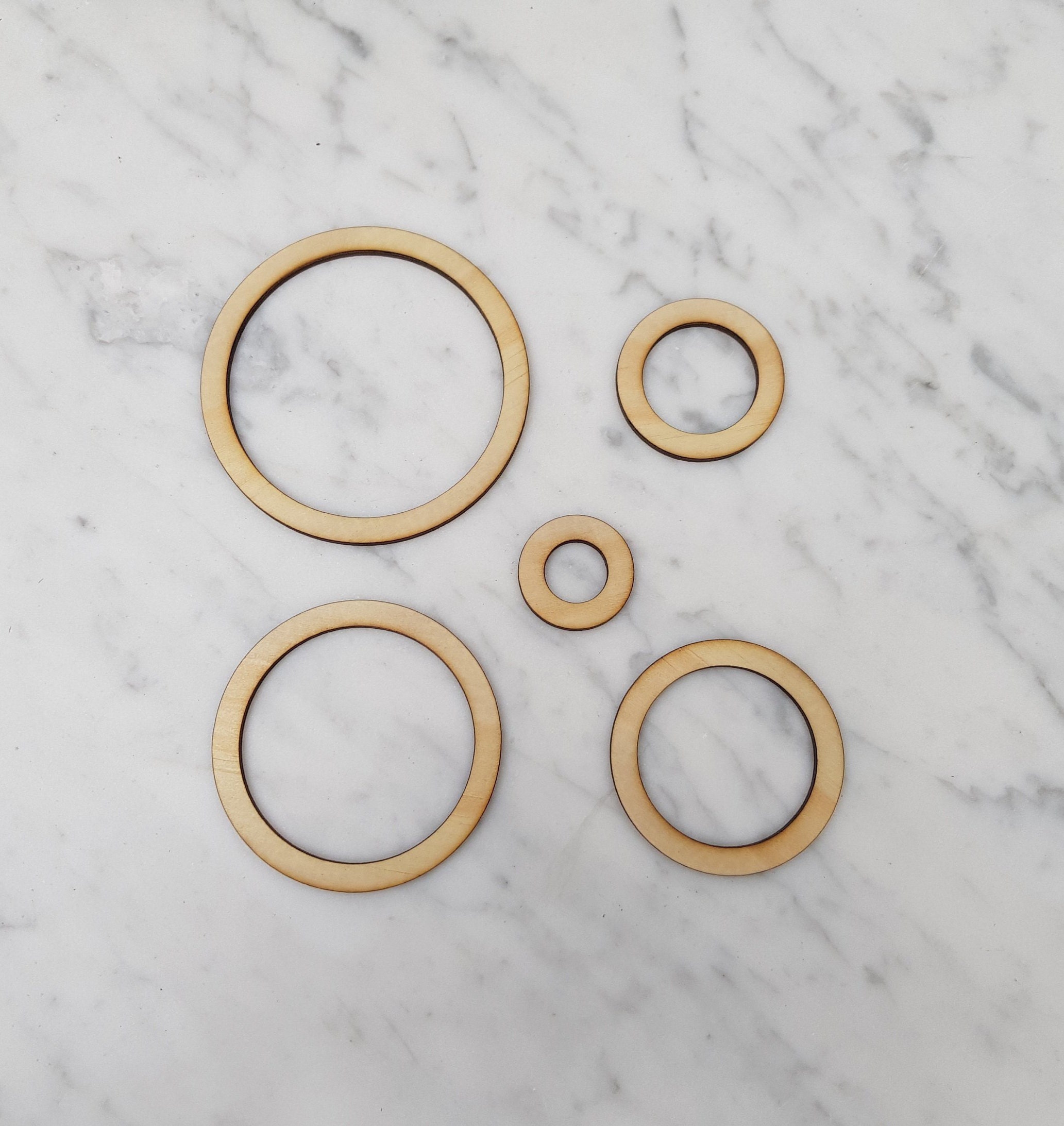 Flat outlet circle ring