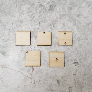 Carrés en bois Carrés en bois découpés au laser 1 cm à 28 cm Contreplaqué 3 mm (1/8 po.) Quantités en vrac de 25 à 50 pièces +
