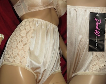 nylon panties  size 9 (USA)  18 (Au) NOS