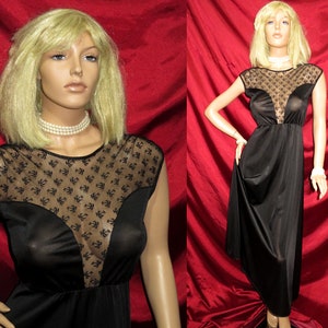 Lingerie de nylon 34 (EUA) 12 (AU)