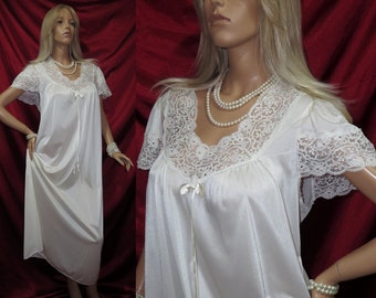 Nylon Negligee size  38(USA) 16 (AU) NOS