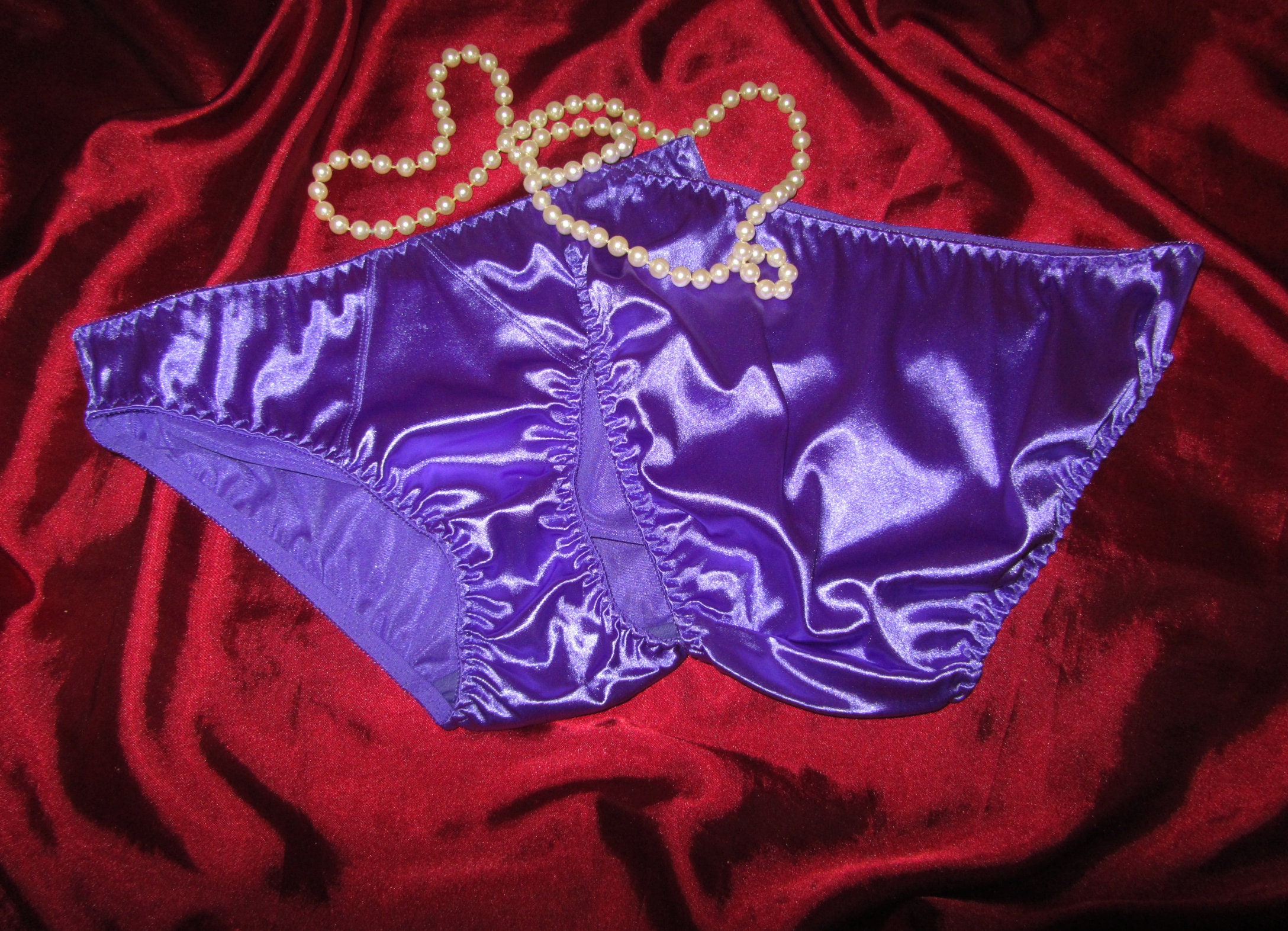 2 Pair of Vintage silky satin purple panties new old stock in size 5 (USA) ...