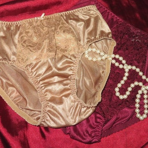 2 pair Nylon panties size 7 (USA)  14 (AU) NOS