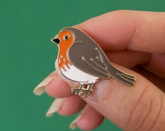 Robin Pin Badge, Robin Gifts, Bird Enamel Pin, Gifts for Bird Lovers, Bird Watching Gift, Bird Lover Gift for Women, Backpack Enamel Pin