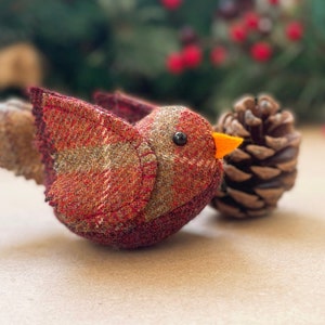 Rust Red & Green Tweed Bird Ornament, Robin Christmas Decoration, Autumn Decor, Bird Lover Gift, Gift for Mum, Gift for Birdwatcher