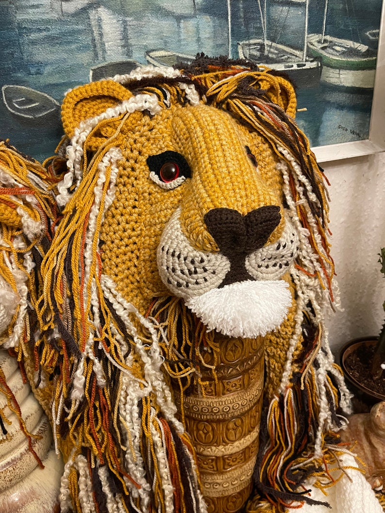 Lion hat image 8