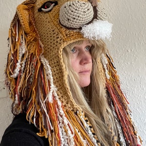 Lion hat image 3