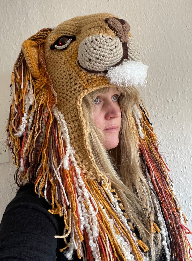 Lion hat image 3