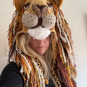 Lion hat image 1