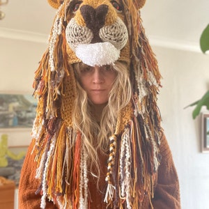 Lion hat image 2