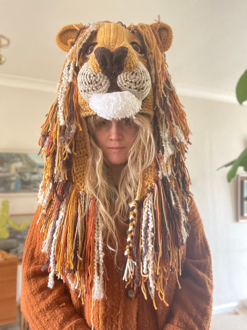 Lion hat image 2