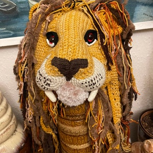 Lion hat image 4