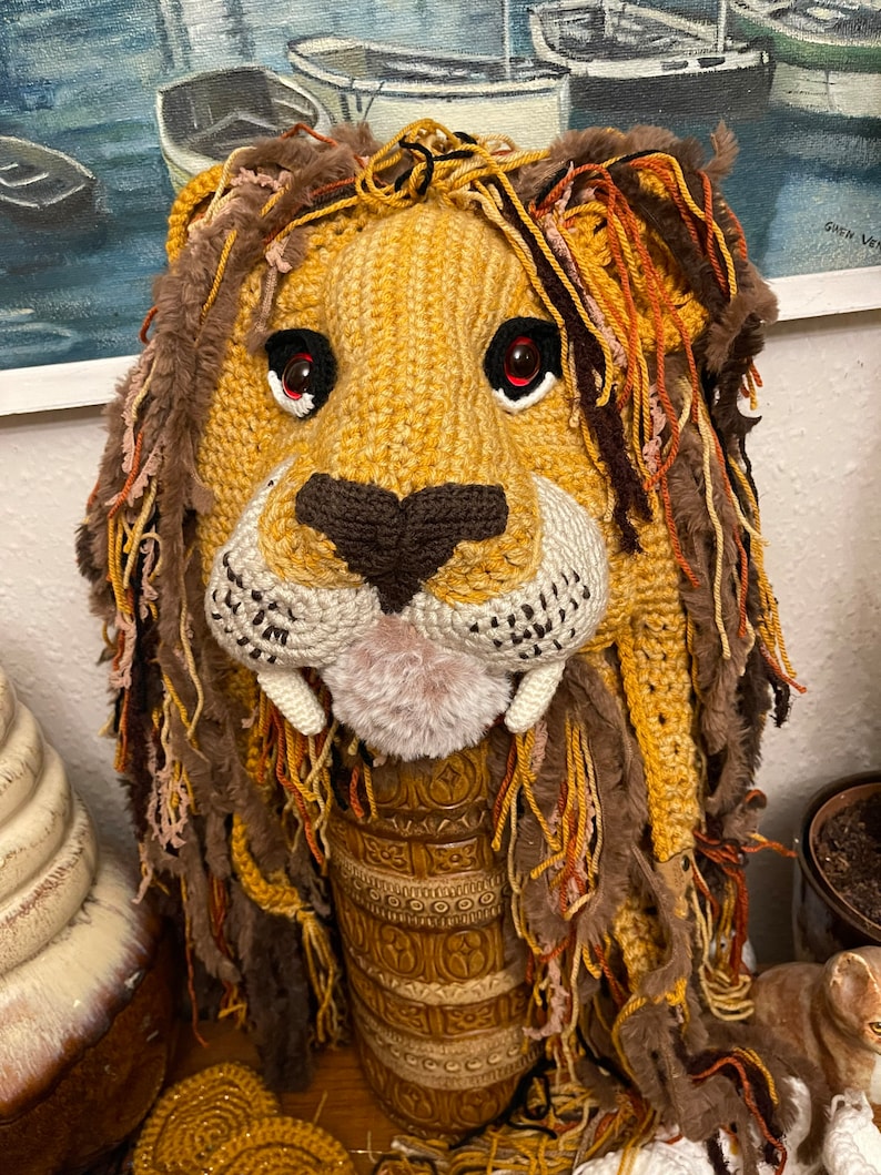 Lion hat image 4