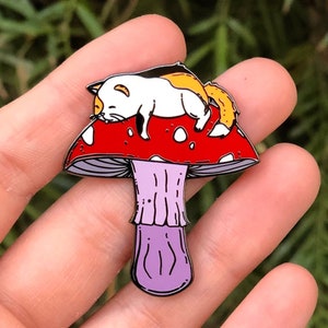 Sleepycat Pin | Cottage-core Accessory, Enamel Pin, Mushroom Cat, Calico Cat, Sleepy Cat, Lapel Pin, Red Mushroom