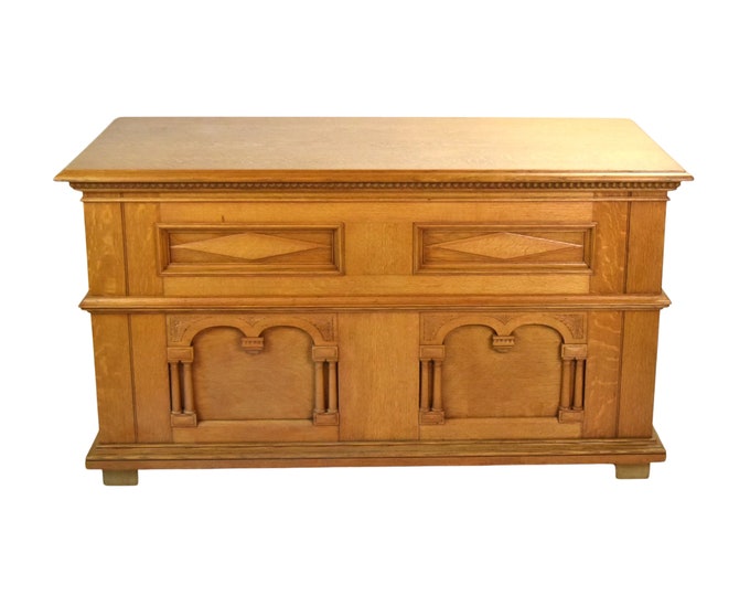 Vintage Neoclassical Palladian Solid Oak Blanket or Dowry Chest Pillars Arches Pilasters