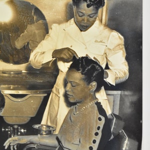 Charles Teenie Harris Gelatin Silver Print Photograph African American Women Beauty Parlor image 3