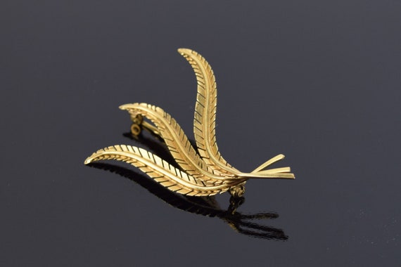 Estate brooch cheap