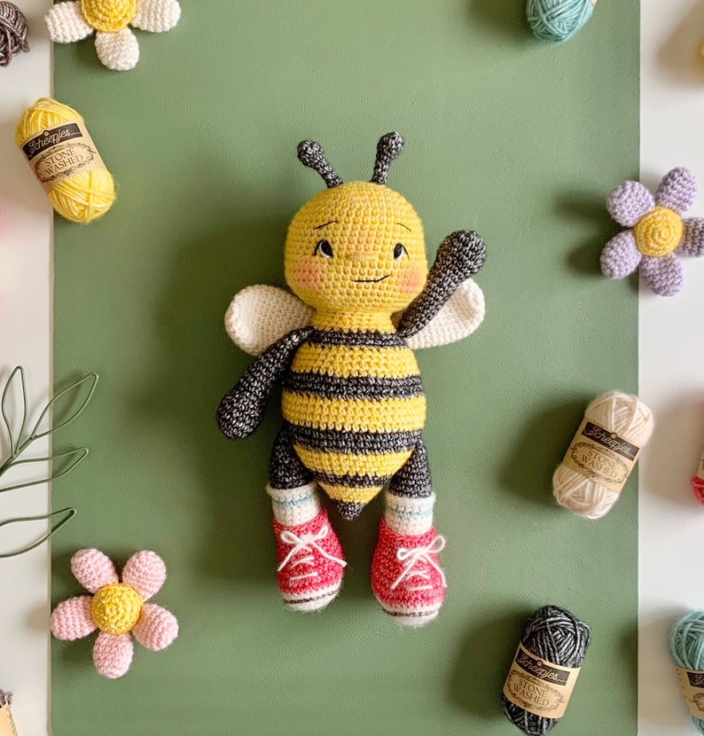 Saffron the Bee Amigurumi Crochet Pattern zdjęcie 5