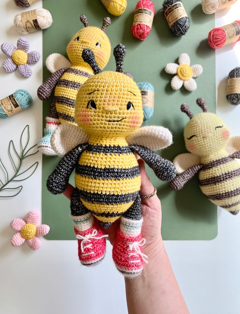 Saffron the Bee Amigurumi Crochet Pattern zdjęcie 4