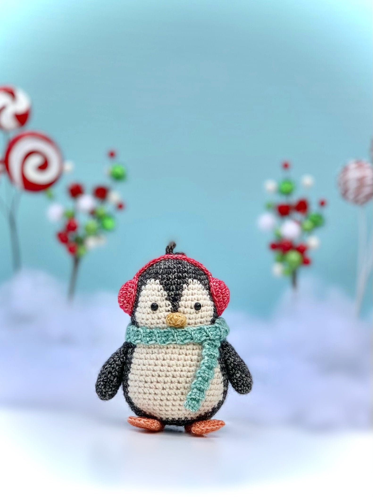 Hoooked Crocheted Amigurumi Frosty Penguin Kit – thekraftymobile