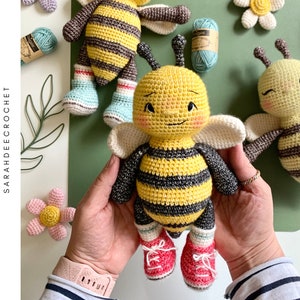 Saffron the Bee Amigurumi Crochet Pattern