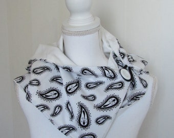 Button Scarf Wrap Scarf Loop Triangular Cloth white with paisley pattern