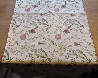 Reversible table runner 40 x 140 cm with wild flowers