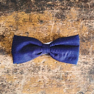 Midnight blue bow tie with white micro polka dots