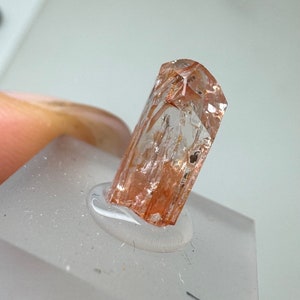 Beautiful Pink Topaz Crystal rough (0.5 gr) Pink Topaz Crystal, Zambia / Zambia