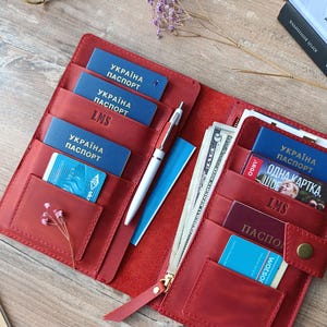 Familienpasshülle 8 / Reisepasshülle 10 / Reisepasshülle 6 / Familienpasshülle 7 / Leder Reisebrieftasche / Leder Reiseetui