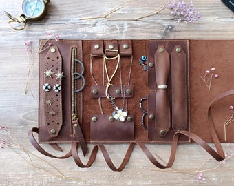 Travel jewelry organizer | Personalized Jewelry case | Travel jewelry roll |  Travel jewelry case | Necklace case| Leather jewelry organizer