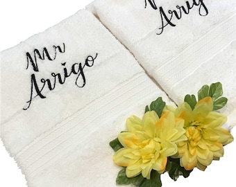 Embroidered Mr and Mrs Towel Set – Personalized Wedding Gift