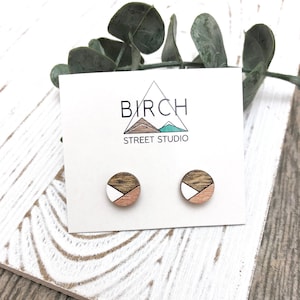 Boucles d'oreilles montantes en bois Boucles d'oreilles en bois Bijoux géométriques petits clous ronds Boucles d'oreilles uniques minimalistes Cadeau petite amie pour elle Boucles d'oreilles pour hommes