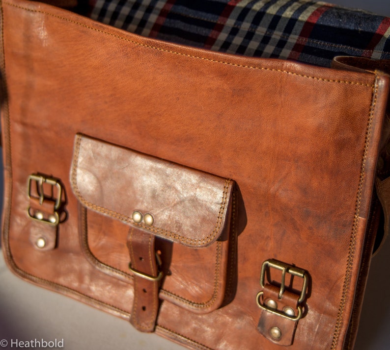 Heathbold Incanto handmade leather satchel bag. Free engraving. Brown messenger. 13.3 laptop image 3