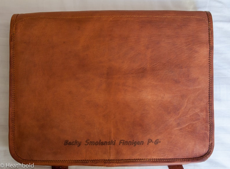 Heathbold Incanto handmade leather satchel bag. Free engraving. Brown messenger. 13.3 laptop image 4
