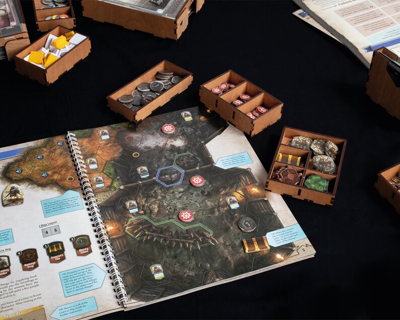 Produktbild von SMONEX Organiser Compatible With Gloomhaven Jaws Of The Lion - Practical Board Game Organiser Box With Four Player Shelves