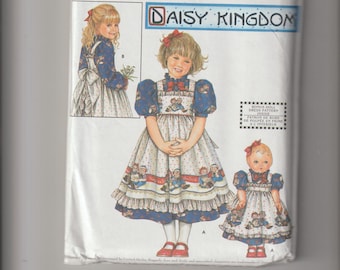 Patrón de costura Simplicity 9424 Daisy Kingdom para niñas de 5-6-7-8 años con vestido de delantal con ribete de volantes, vestido de muñeca de 18 pulgadas, Raggedy Ann Classic