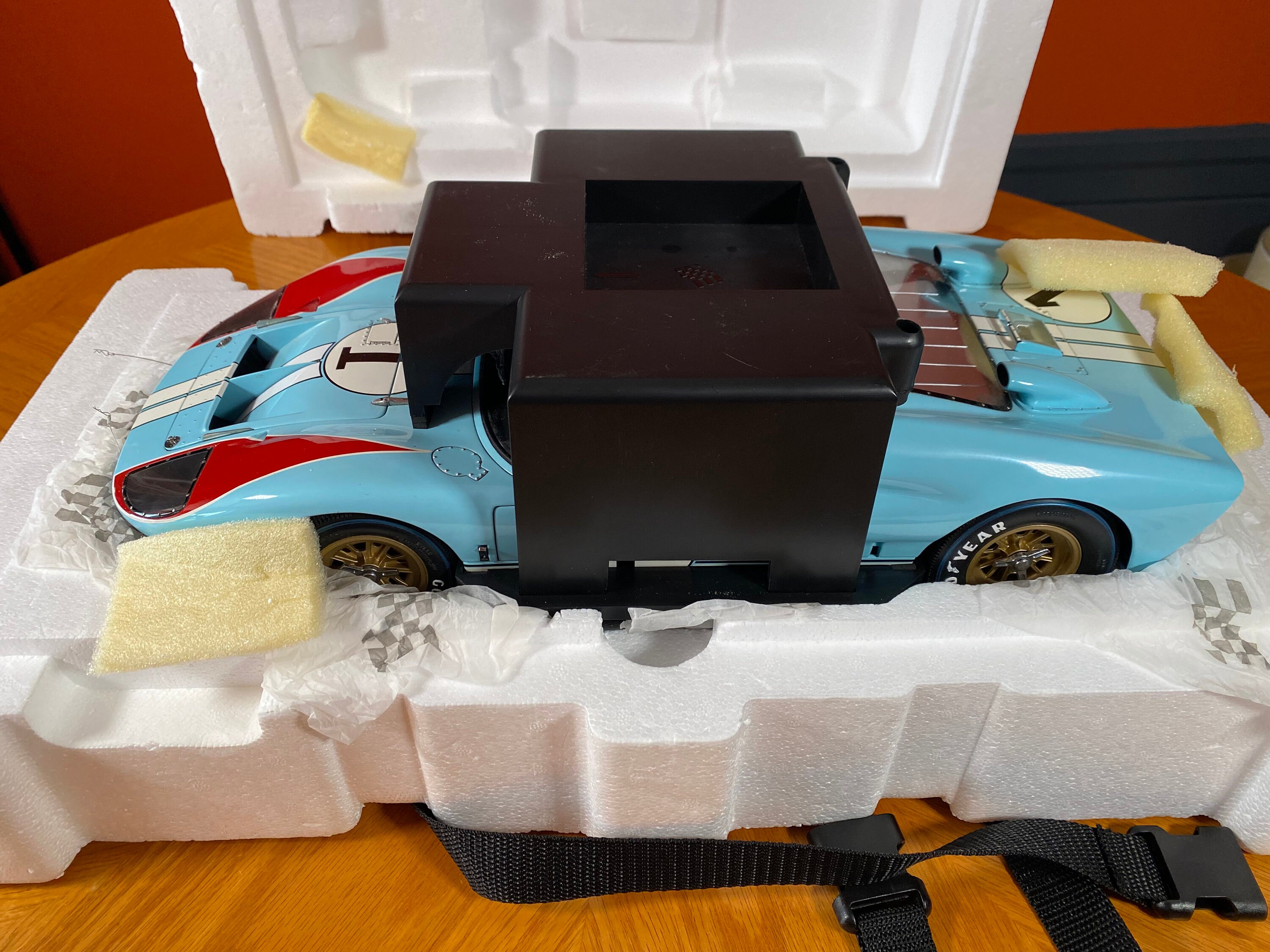 ★絶版 激レア！￼￼EXOTO 1/10 FORD GT40 MkⅡ 1:10 scale Ford GT40 MkII by EXOTO | British Toy Auctions
