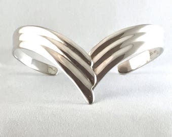 Sterling Silver Cuff Bracelet Shiny Finish Adjustable BR01