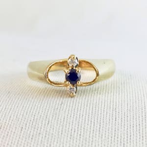 Vintage Cubic Zirconia Cluster Lady&#39;s Ring #B04, Round Cut 0.07 carats, Sterling Silver 14K Gold Plated size 6.25